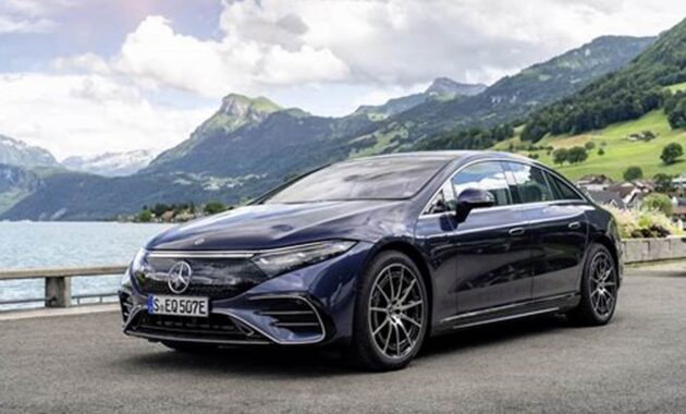 Introducing the Ultimate Electric Luxury Sedan: The Mercedes-Benz EQS